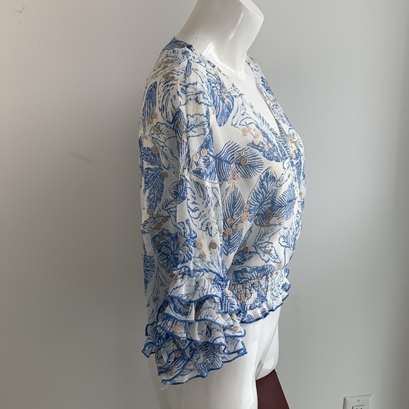 BTFL-life tropical leaf print , blue and white cropped, smoked waist top, size M - Picture 6 of 16